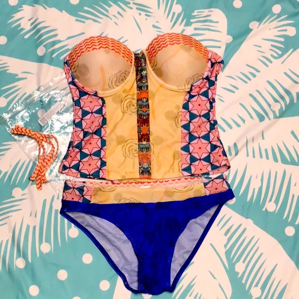 Last call!!NWT, tankini, multi colored, medium